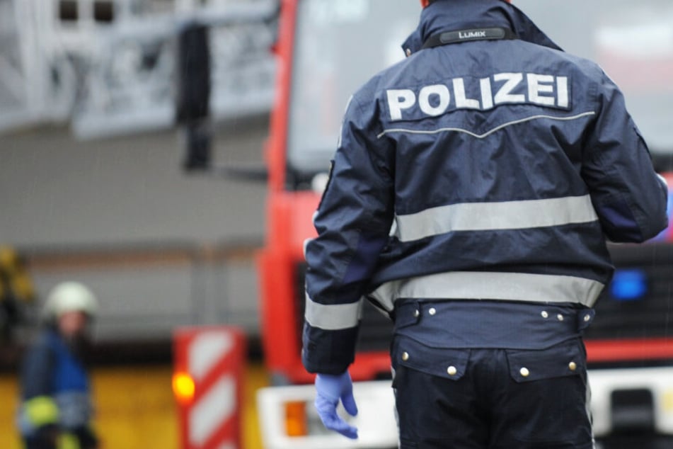 Die Polizei ermittelt nach einem Brand in einer Asylbewerberunterkunft. (Symbolbild)