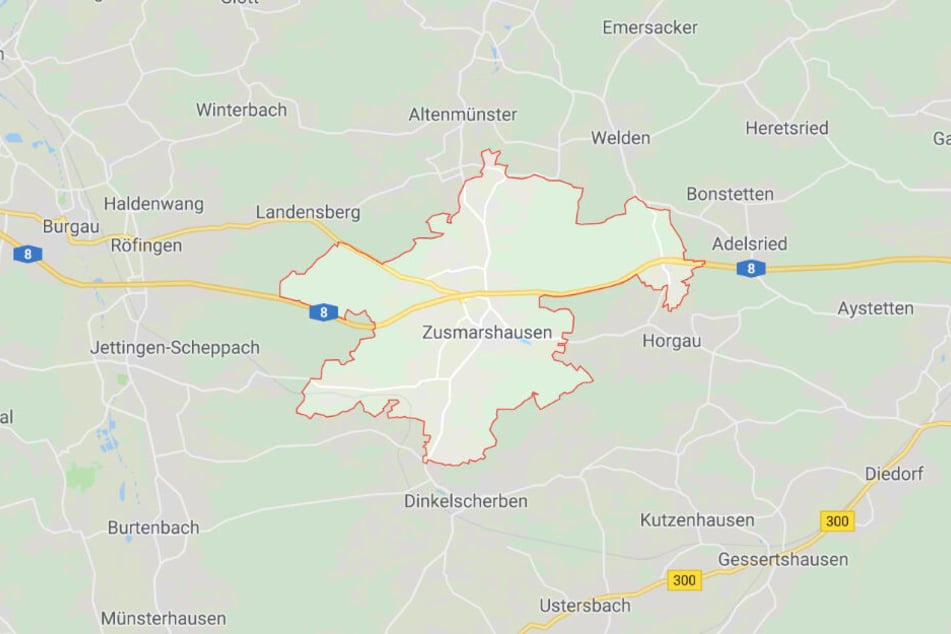 Auf der Staatsstraße 2510 in Bayern ist es zu einem schweren Autounfall gekommen.