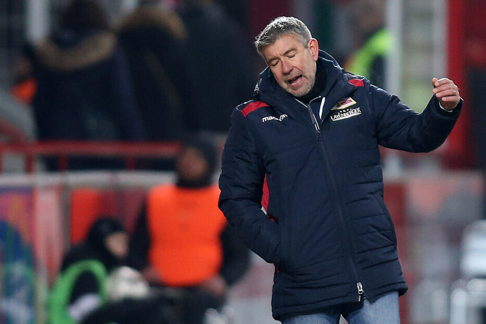Berlins Trainer Urs Fischer ist nach dem Unentschieden gegen Arminia Bielefeld die Enttäuschung anzusehen.
