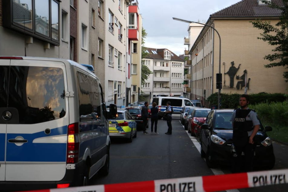 Der Bereich um den Tatort in der Kölner Innenstadt wurde weiträumig abgesperrt.