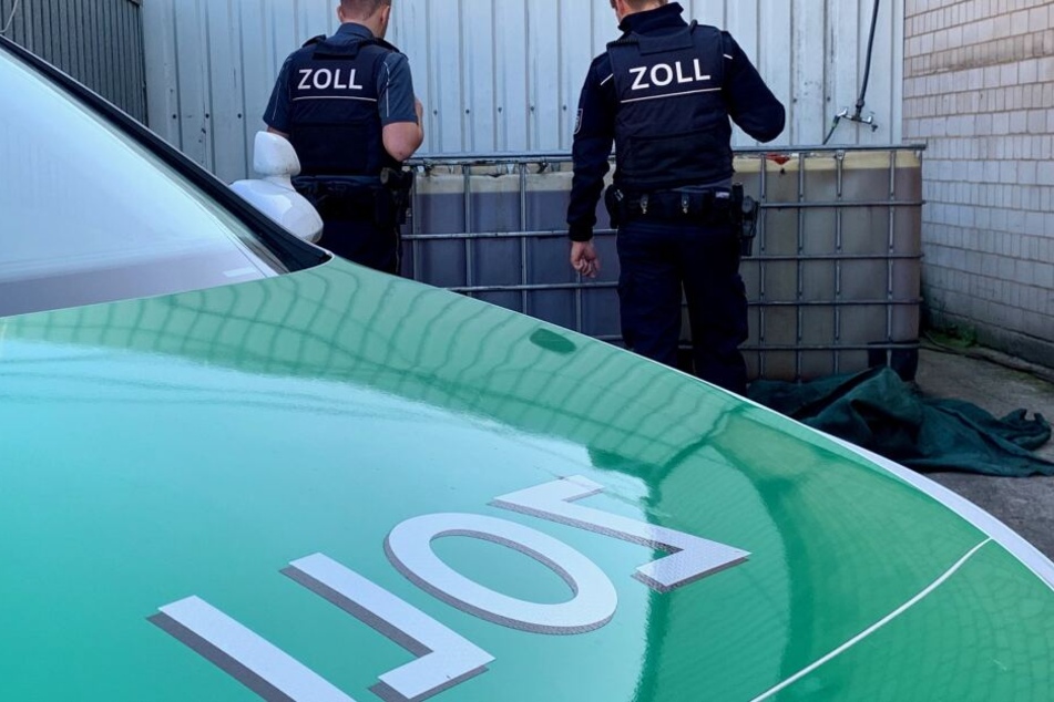 Die Mitarbeiter des Zolls fanden auch 21.000 Liter unversteuertes Heizöl.