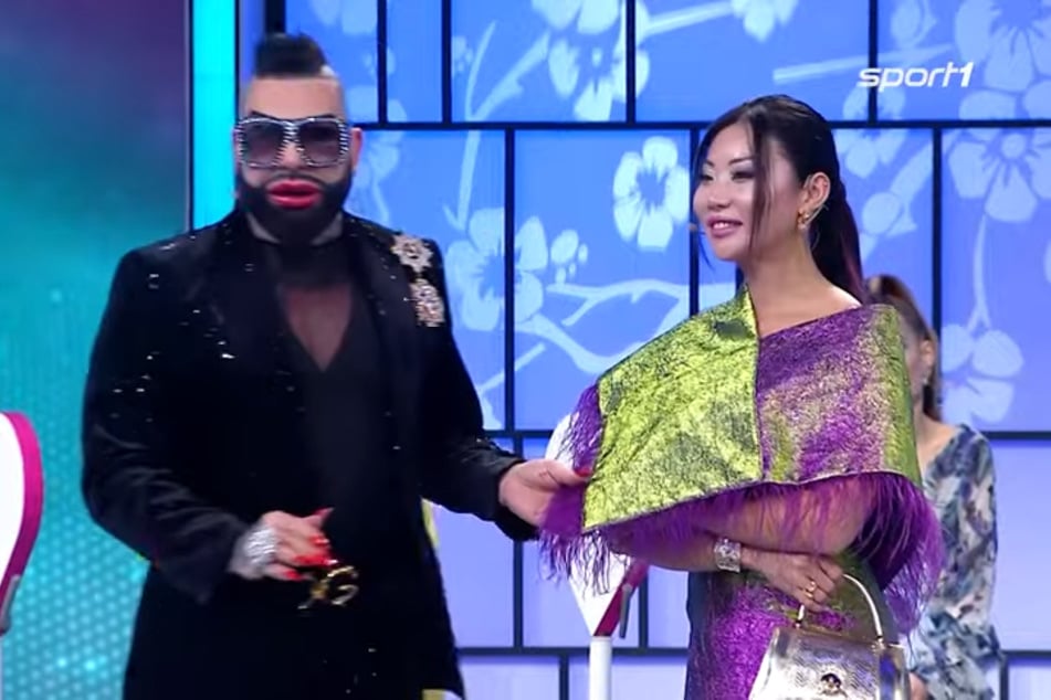 Harald Glööckler (60) war von diesem Outfit von Kandidatin Lily Lee angetan.