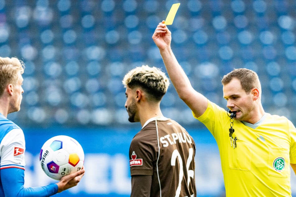 Nicht Gelb, nicht Rot, sondern Orange? Regelhüter planen Fußball-Revolution!