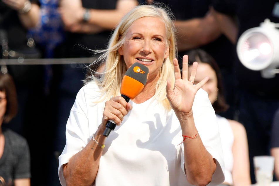 Andrea Kiewel (60) und das ZDF-Fernsehgarten-Team werden in dieser Woche nicht auf dem Mainzer Lerchenberg für gute Laune sorgen.