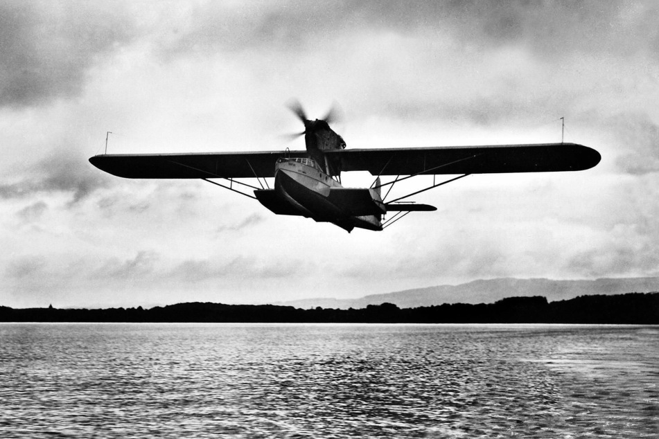 Der Wal - eine Dornier 10-t - im Landeanflug. Dieses Flugzeug begründete den Ruhm von Flugzeugbau-Pionier Claude Dornier.