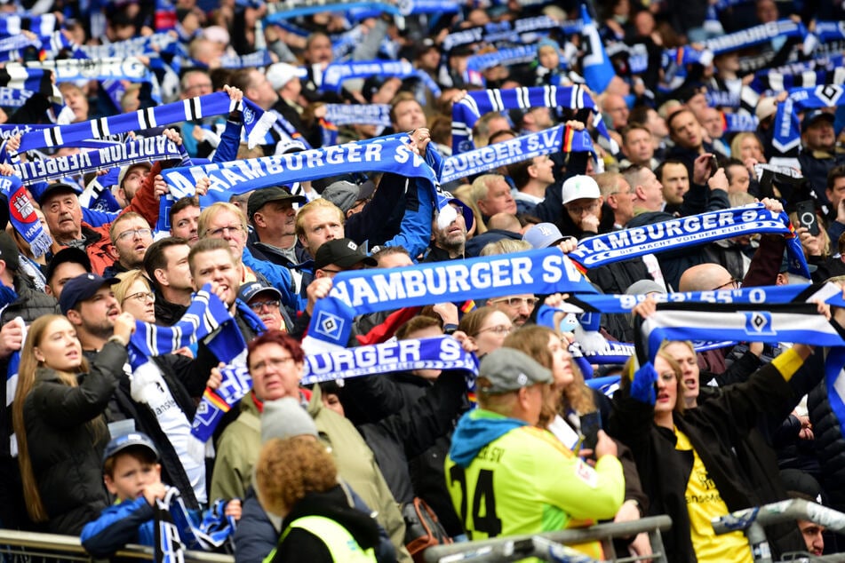 Zahlreiche HSV-Fans wurden auf der Anreise nach Düsseldorf Opfer einer Polizeikontrolle. (Symbolbild)