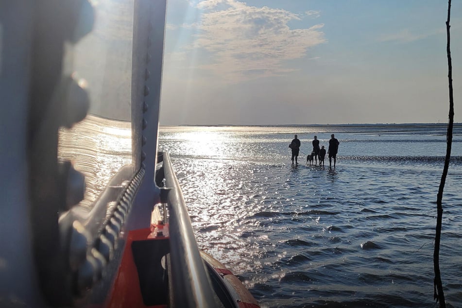 Vier Kilometer vor der Küste: In Not geratene Wattwanderer senden Hilferuf