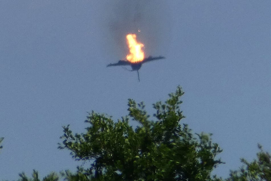 Die Luftwaffe hat am Montag den Absturz von zwei "Eurofightern" in Mecklenburg-Vorpommern nach einem Zusammenstoß in der Luft bestätigt.