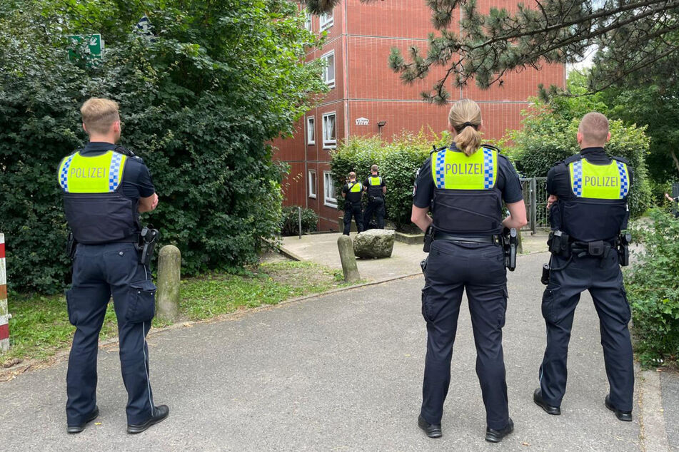 In der Billstedter Hauptstraße nahm die Polizei einen erst 16-jährigen Räuber fest.