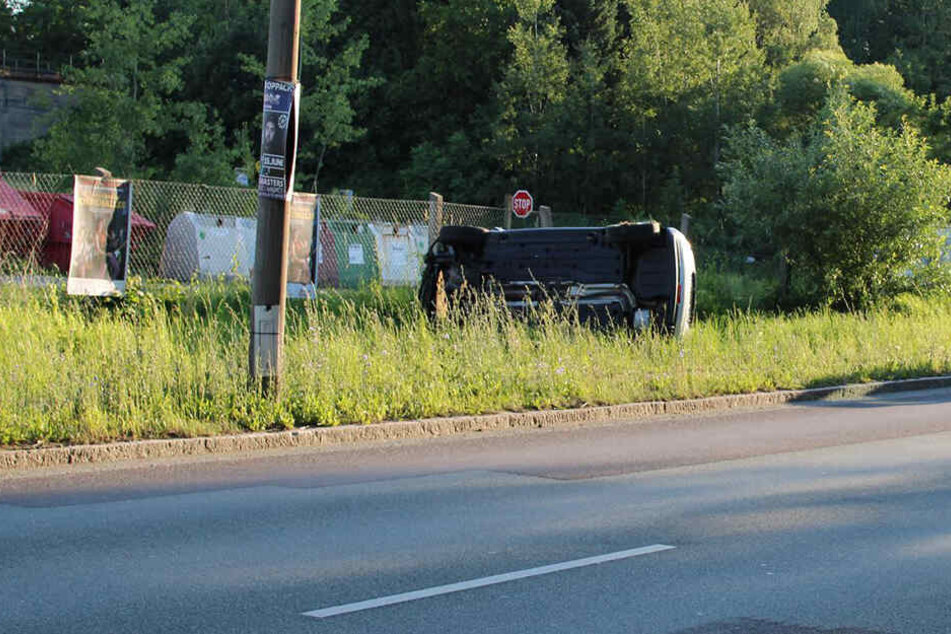 Der Fahrer wurde verletzt.