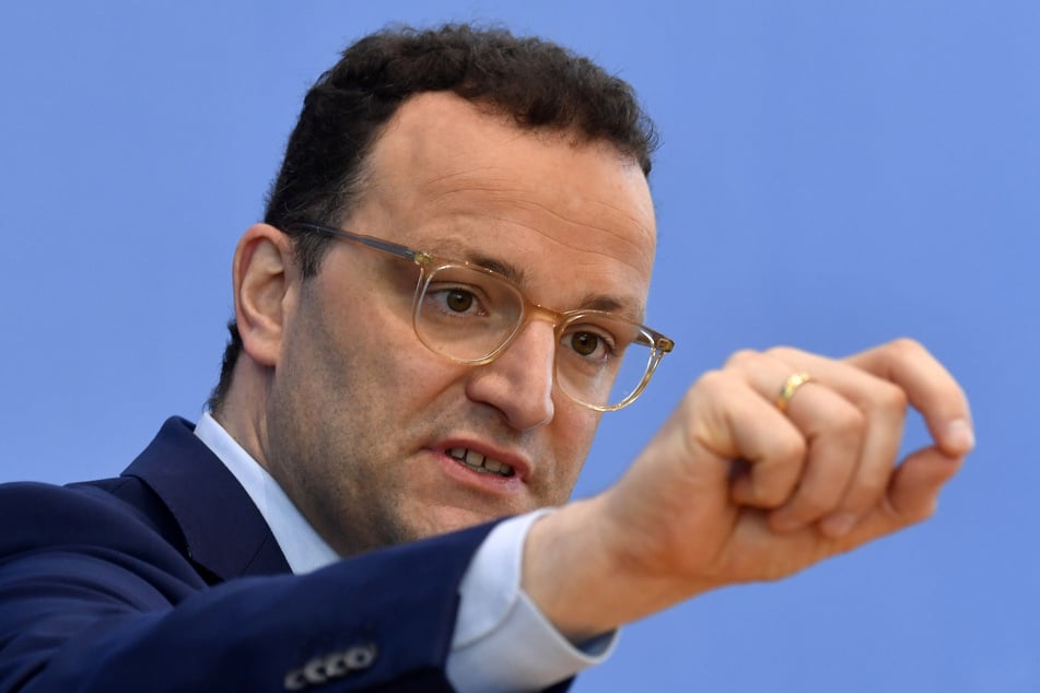 Bundesgesundheitsminister Jens Spahn (CDU) spricht während einer Pressekonferenz über die Situation in Deutschland in der neuen Coronavirus-Pandemie.