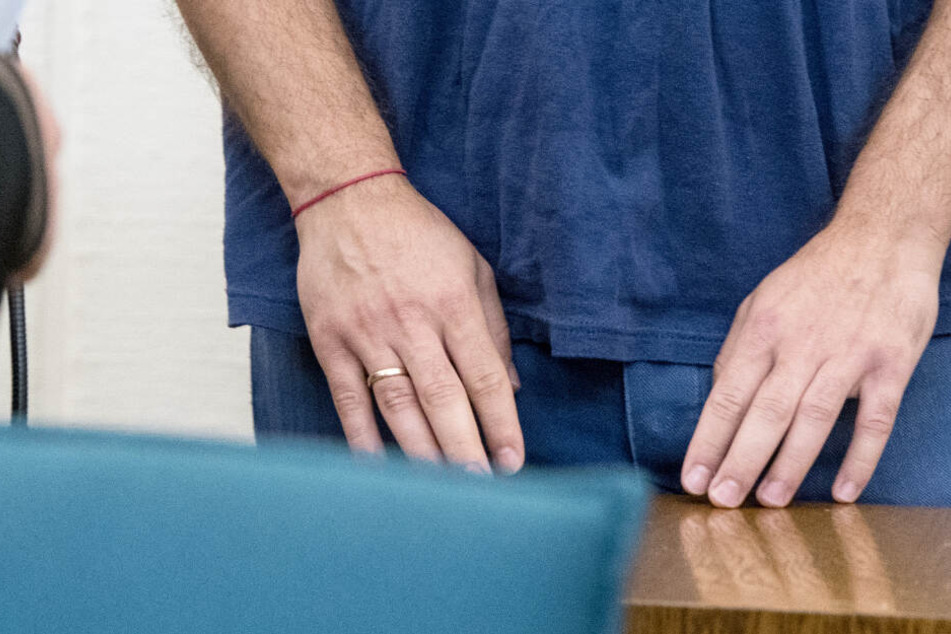 Ein Mann soll einen Widersacher nach einer Party attackiert haben. (Symbolbild)