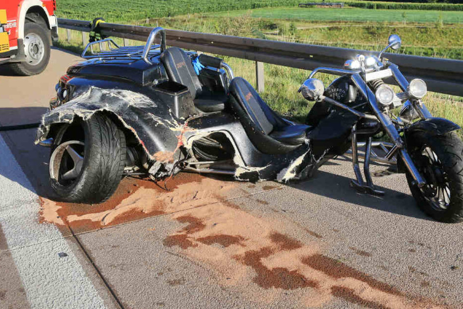 Der Fahrer starb noch an der Unfallstelle.