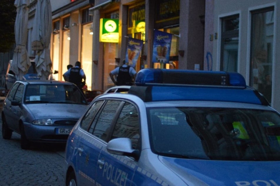 Die Polizei musste am Montagabend zu einem Dönerladen ausrücken. Dort gab es eine handfeste Rangelei.