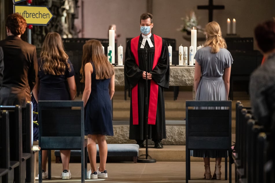Die evangelische Landeskirche verlängert wegen der Corona-Pandemie 2021 den Zeitraum für Konfirmationen.