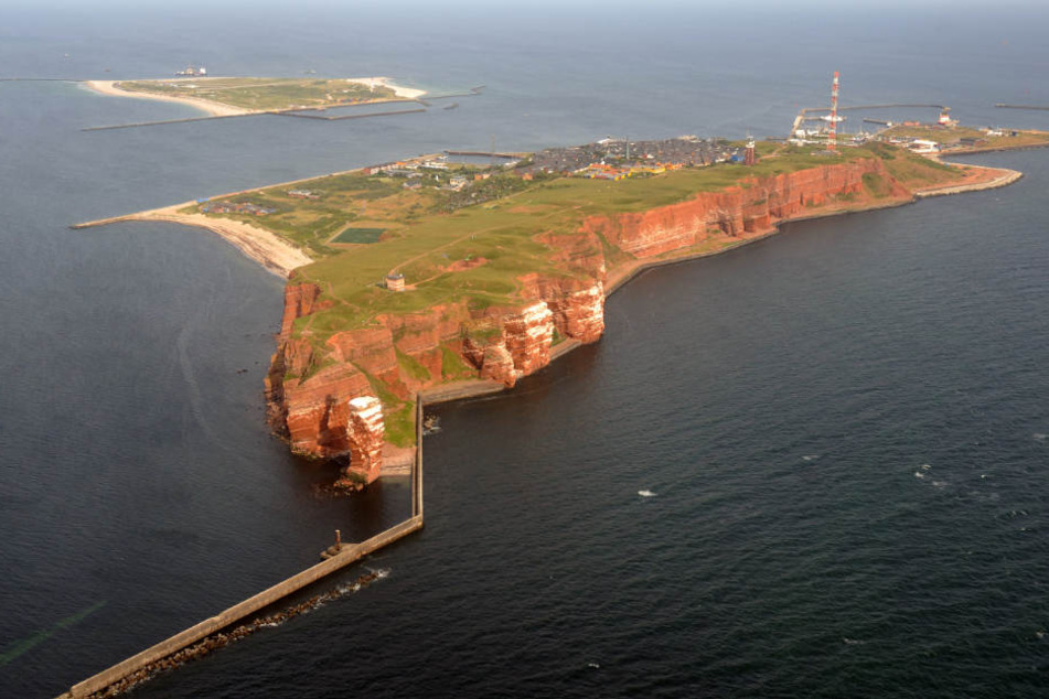 Die Ölspur trieb 25 Kilometer westlich von Helgoland (Archivbild).