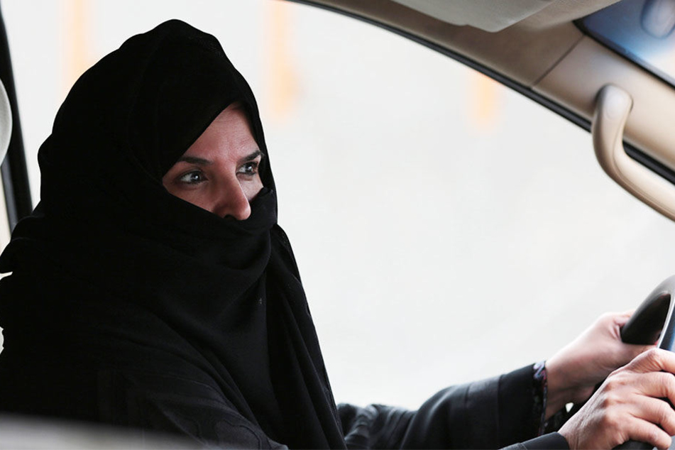 Weil die Braut nach der Trauung den Führerschein machen und Auto fahren wollte, platzte eine Hochzeit in Saudi-Arabien. (Symbolbild).
