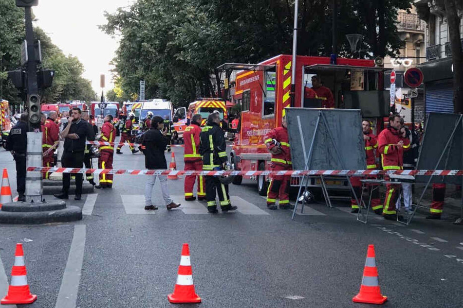 Rund 200 Feuerwehrleute sind im Einsatz.