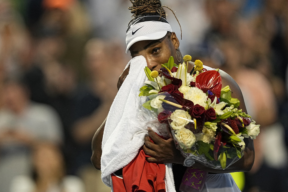 Serena Williams showed her emotion as she bid "goodbye Toronto" to a crowd of cheering fans.