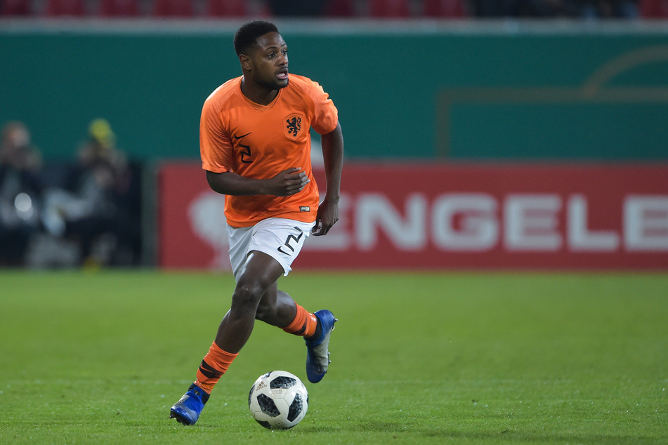 Deyovaisio Zeefuik (22) im Trikot der Niederländischen U-21 Nationalmannschaft (Archivbild).