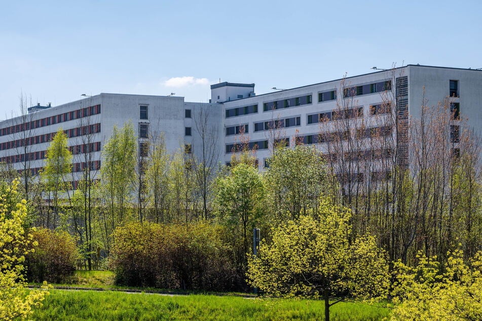 Chemnitz: Geschlechter-Wechsel! Verurteilter Sexualstraftäter in Chemnitzer Frauenknast gebracht