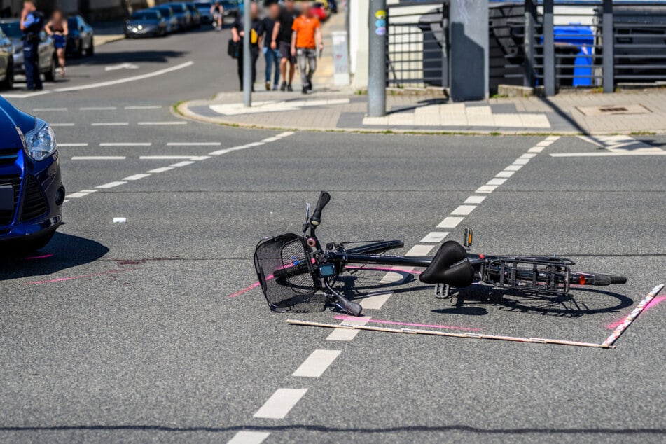 Kreuzungs-Unfall mit Radfahrerin in Chemnitz