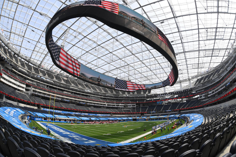 Im SoFi-Stadium feierten die LA-Rams in der vergangenen Saison vor 70.270 Fans ihren Super-Bowl-Titel. Im Spiel gegen die Broncos könnte das Stadion sehr verwaist sein.