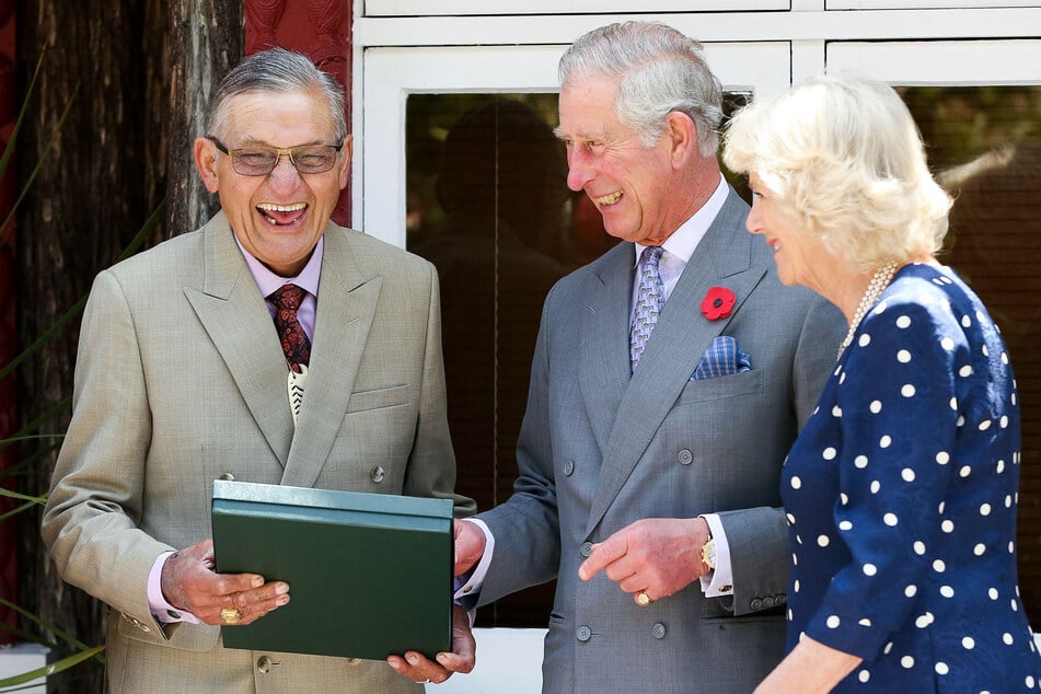 Der verstorbene Kiingitanga (l.) und König Charles III. (75) hatten ein herzliches Verhältnis. Der britische König zeigte nach dessen Tod "zutiefst betrübt"