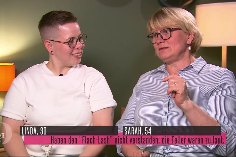 Linda (30) und Sarah (54) haben hier und da etwas an Patricks Menü auszusetzen.