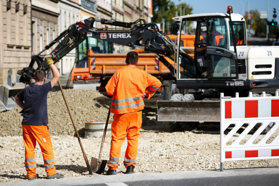 Der 56-Jährige arbeitete auf einer Baustelle, doch Lohn bekam er erstmal keinen. (Symbolbild)