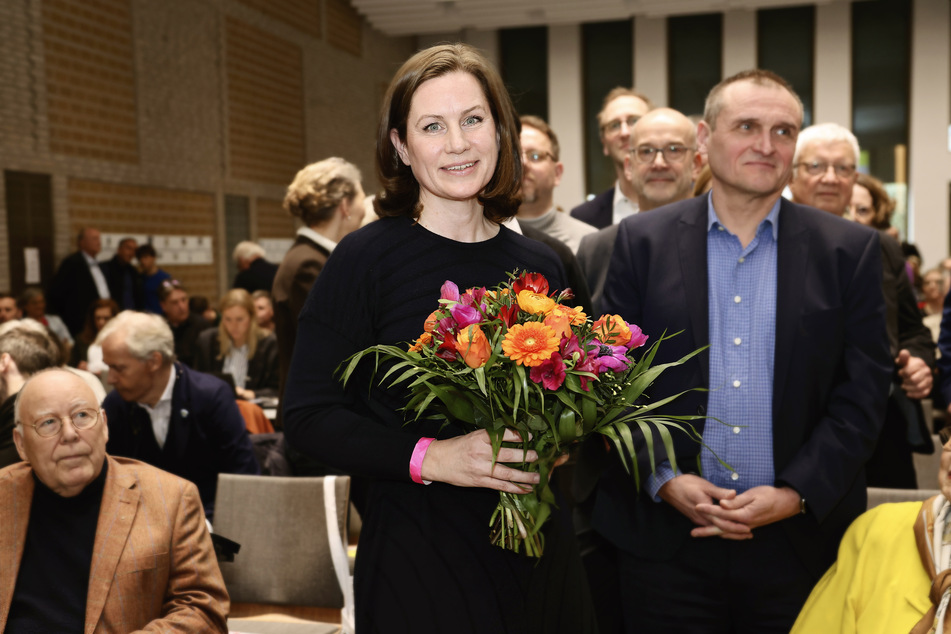 Sonja Jacobsen (51) am Sonnabend, nach ihrer Wahl zum Landesvorsitzenden der FDP Hamburg.