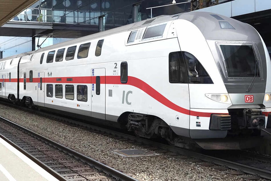 Der neue Vindobona, wie er ab Mai 2020 fahren könnte. Die Züge stammen aus Österreich und sind zunächst auf der Strecke Dresden–Berlin–Oranienburg–Rostock im Einsatz. Später folgt die Verlängerung als EC nach Wien.