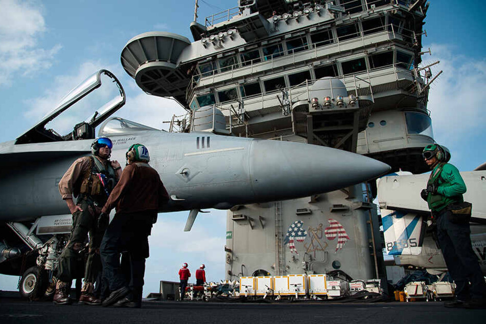 Die Spannungen zwischen den USA und dem Iran hatten in den vergangenen Wochen massiv zugenommen. Um den Druck auf Teheran zu erhöhen, entsandte das Pentagon den Flugzeugträger und eine Bomberstaffel in die Region.