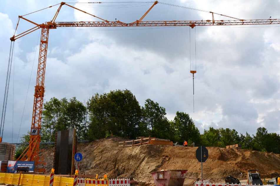 Die Deutsche Bahn arbeitet auf Hochtouren an der Strecke zwischen Leipzig-Engelsdorf und Stötteritz.