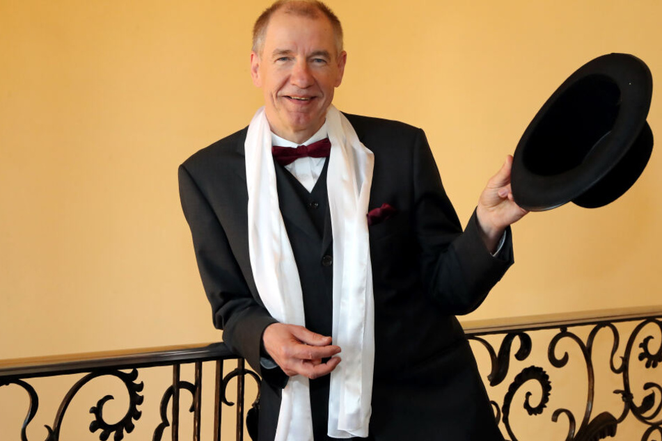 Sein Motto lautet: Let’s Dance! Gigolo Steffen Kurock (63) ist ein Mann mit makellosen Manieren und Tanzqualitäten. Die selbst auferlegte Pflicht hält ihn fit.