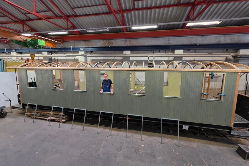 Die Holzklasse ist mit zehn Metern der längste der vier Waggons.