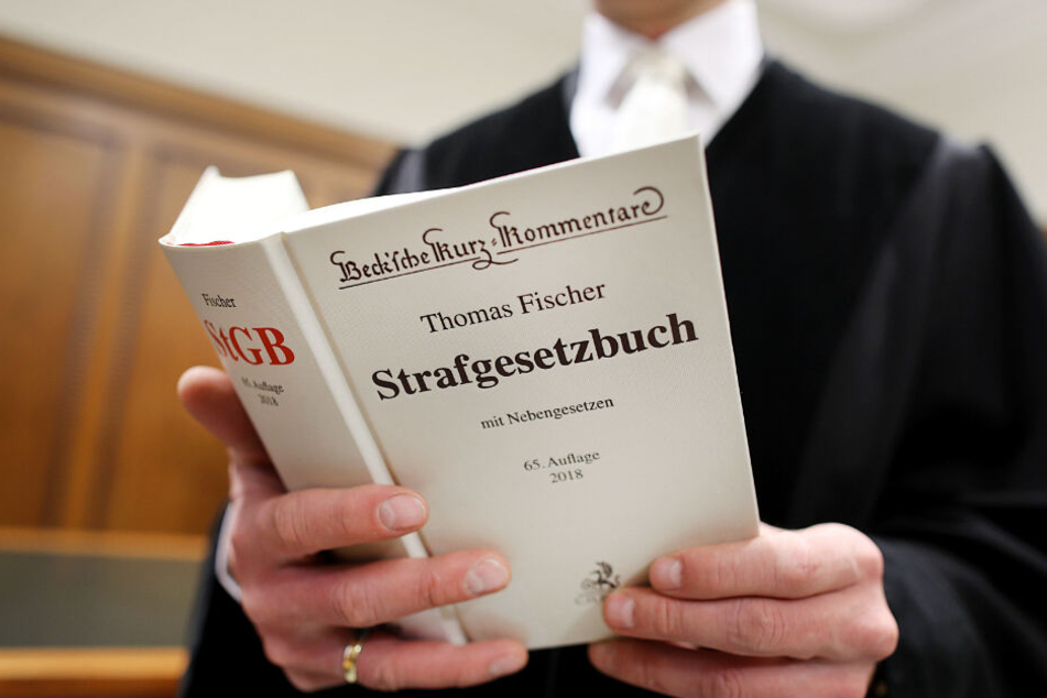 Heute soll das Urteil in dem aufsichtserregenden Prozess gesprochen werden. (Symbolbild)