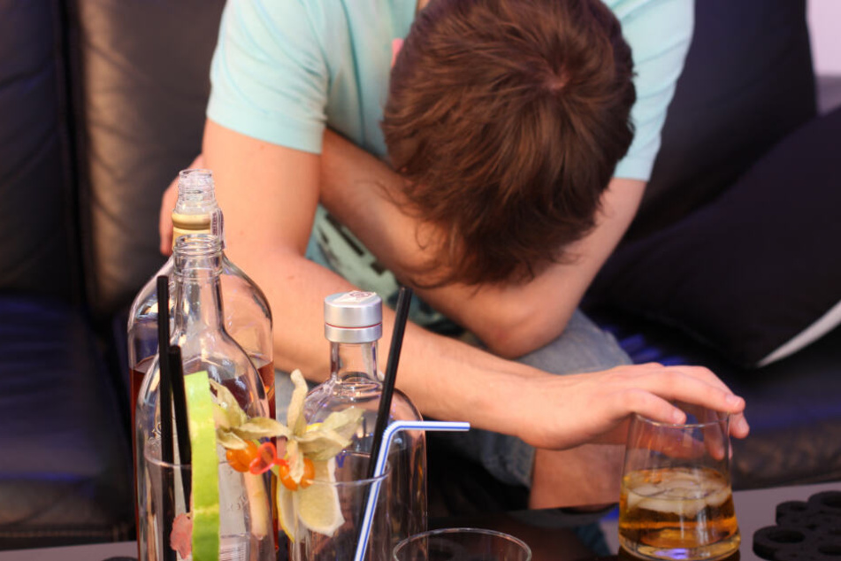 Der 17-Jährige war nach einer Geburtstagsfeier sehr stark betrunken und hatte sich verlaufen. (Symbolbild)