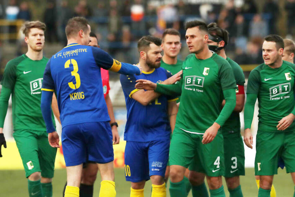Sportlich lief nicht viel: Viele harte Fouls, viele Fehlpässe, viele Diskussionen.