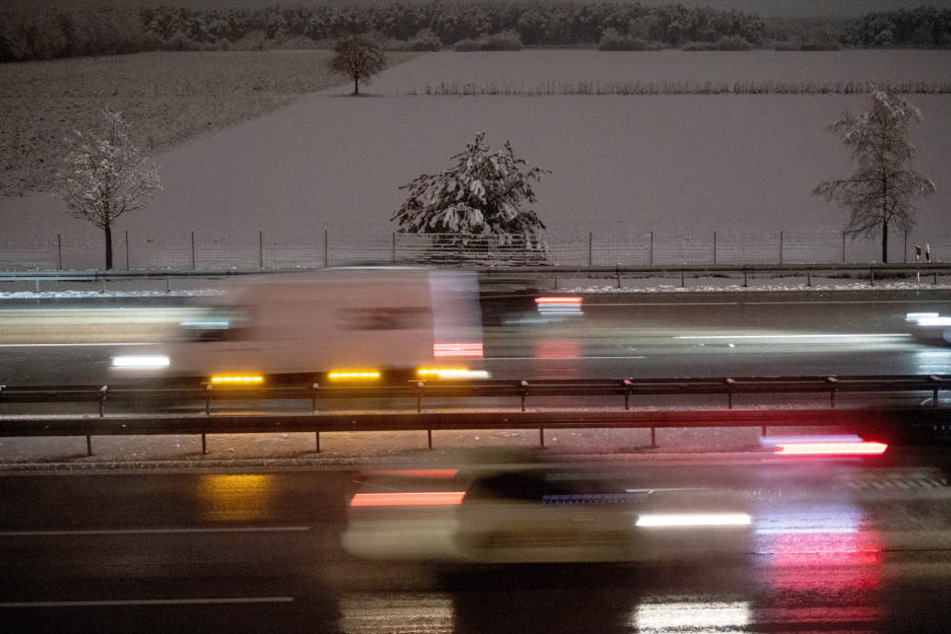 Die A9 wir während der Bergungsarbeiten gesperrt. (Archivbild)