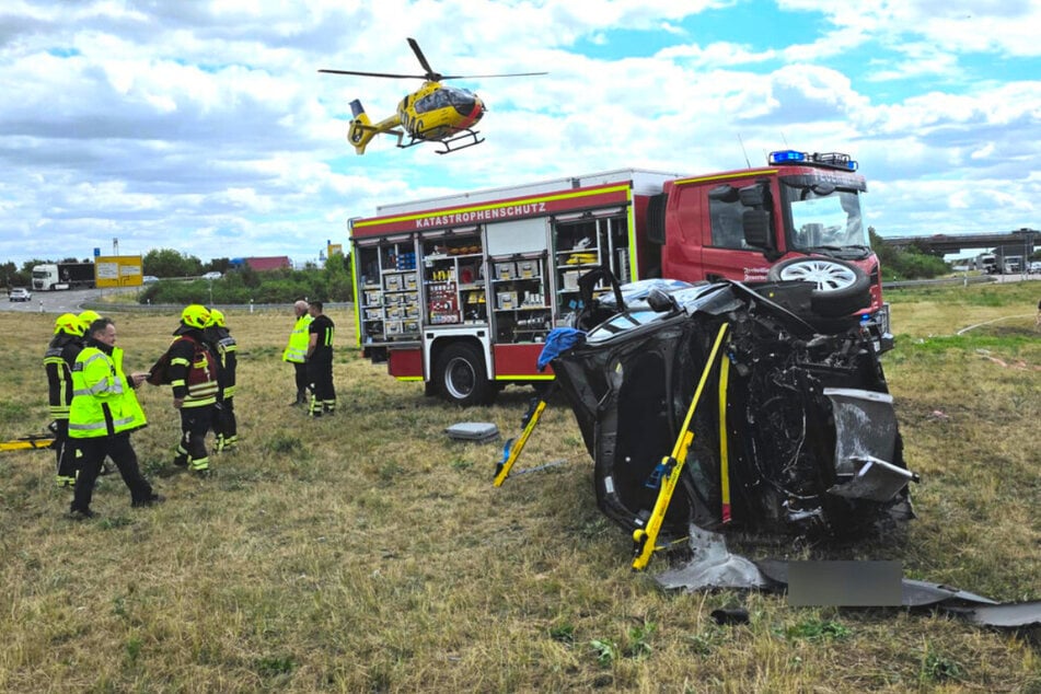 Auf der A9 bei Leipzig ist es am Freitag zu einem schweren Unfall gekommen, bei dem sich ein Auto überschlug.