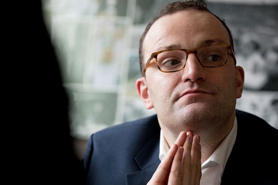 Ihm sei "total egal, wie das heißt, entscheidend ist das Signal", sagte Jens Spahn (37, CDU).