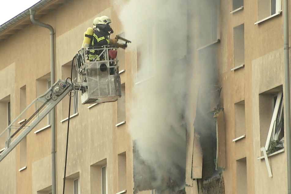 Noch immer ist nicht klar, wie es zu der Explosion in dem Mehrfamilienhaus im Leipziger Südosten kommen konnte.