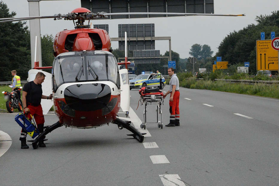 Ein Rettungshubschrauber brachte den 18-Jährigen in eine Spezialklinik.