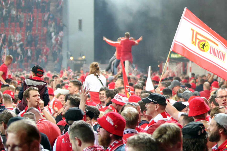 Union Berlin ist am Montagabend der Aufstieg in die erste Bundesliga gelungen.