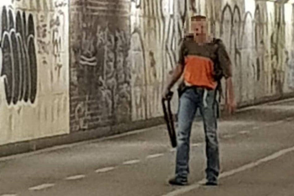 Mit diesem Bild suchte die Polizei nach einem der Täter.
