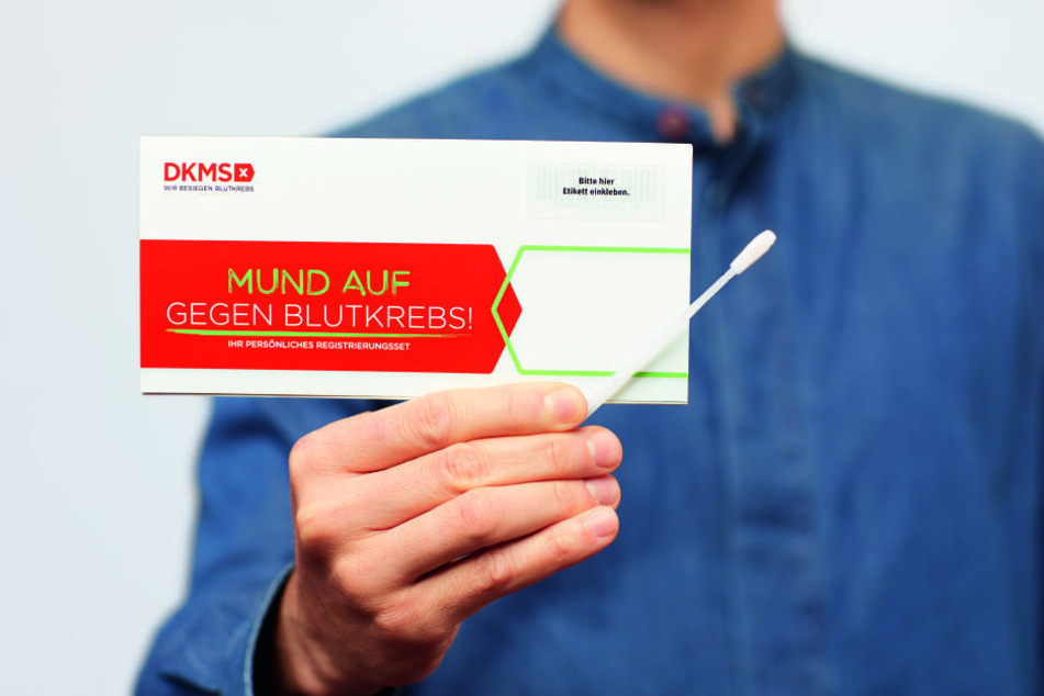 Eine Speichelprobe genügt zur Registrierung bei der DKMS.