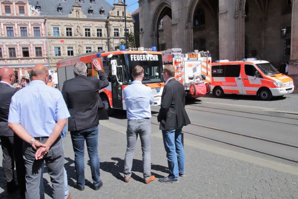 Alle Mitarbeiter mussten ihre Arbeitsplätze verlassen.