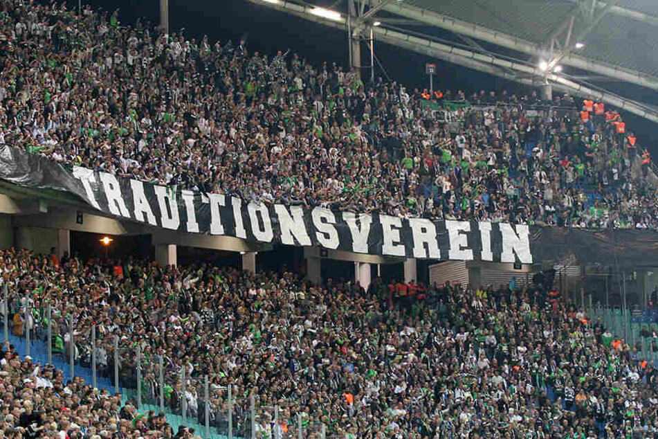 Die Gladbacher Fans - hier beim Auswärtsspiel in Leipzig - wollen gegen RB zunächst schweigen.