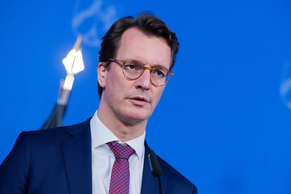 Nordrhein-Westfalens Ministerpräsident Hendrik Wüst (46, CDU) fordert mehr Unterstützung ein.